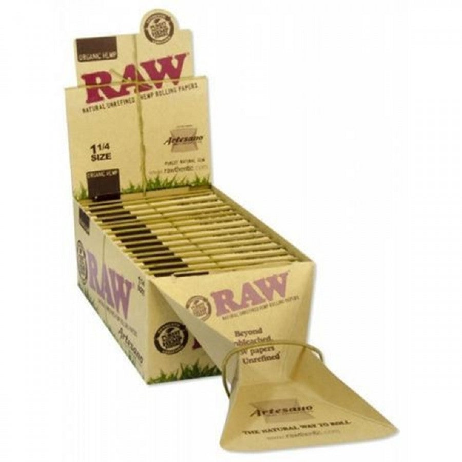 RAW Classic Artesano Rolling Papers with Tips 1¼" Size - 15 ct.